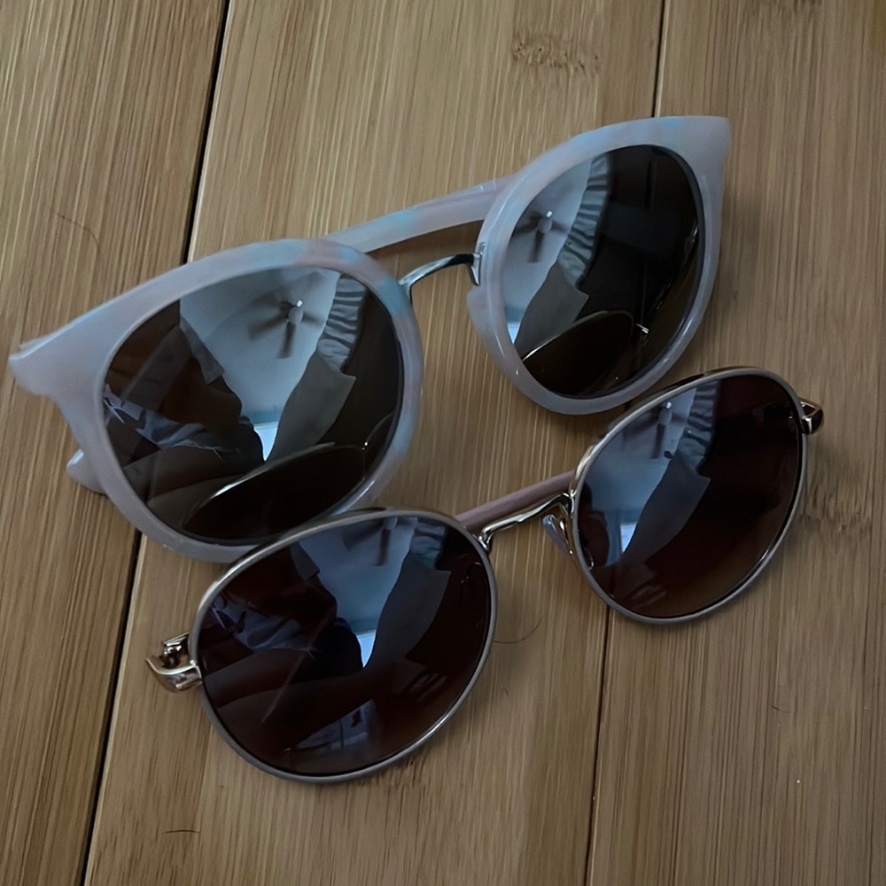 Bundle 2 pairs of sunglasses